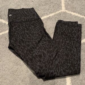 001- Lululemon Black Patterned Leggings